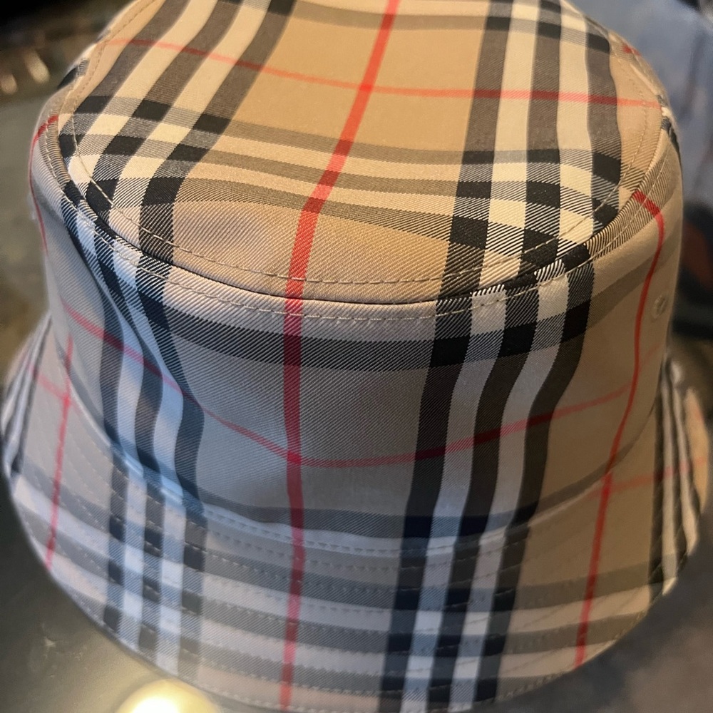 Brand new/ Vintage Beige Burberry Bucket Hat/Size S/ Unisex/ Bar code and Tag